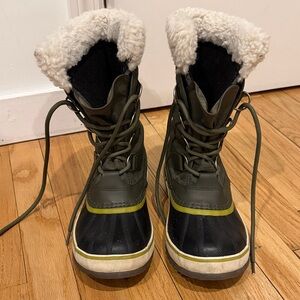 Sorel winter carnival waterproof boots women size 7
